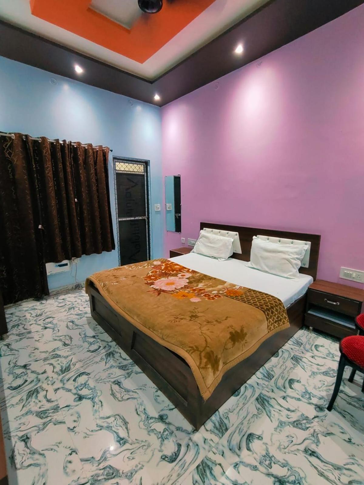 Kaka Guest House Ayodhya المظهر الخارجي الصورة