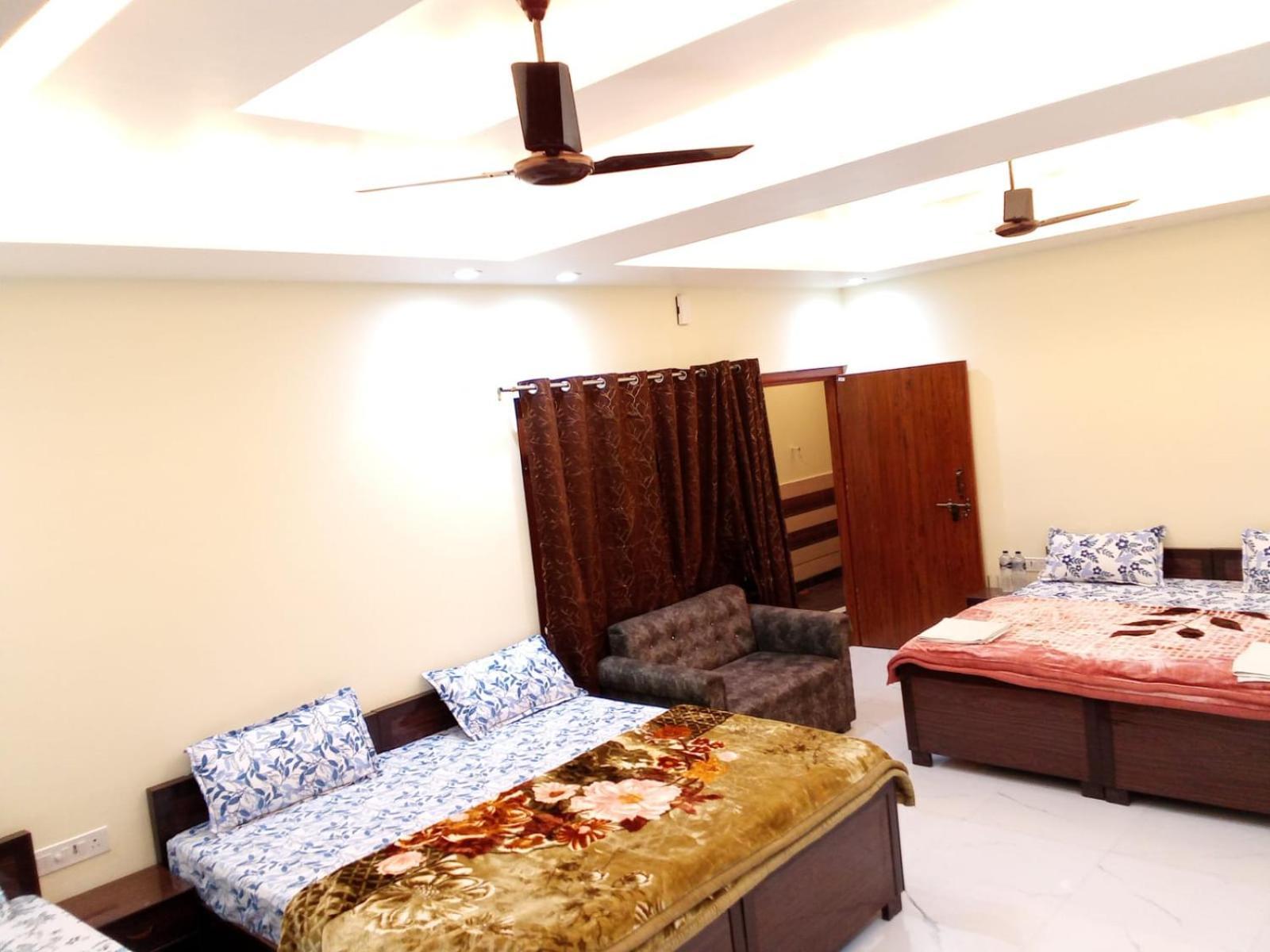 Kaka Guest House Ayodhya المظهر الخارجي الصورة