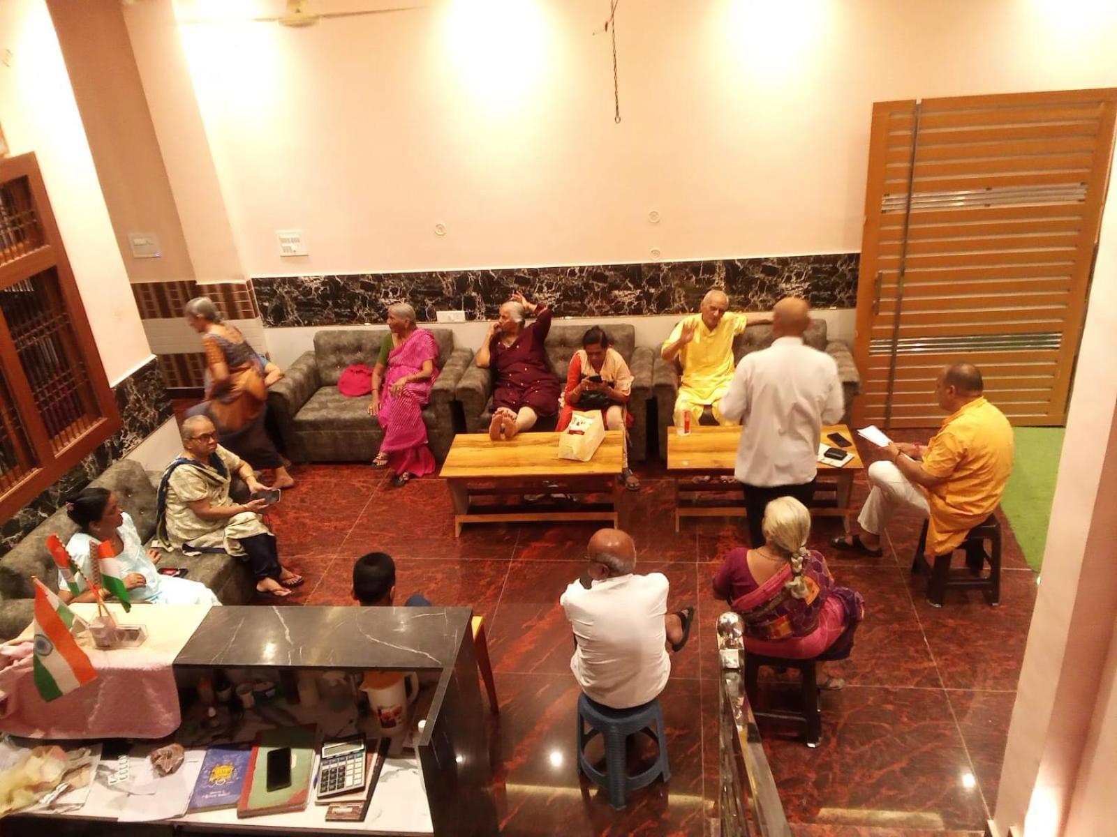 Kaka Guest House Ayodhya المظهر الخارجي الصورة